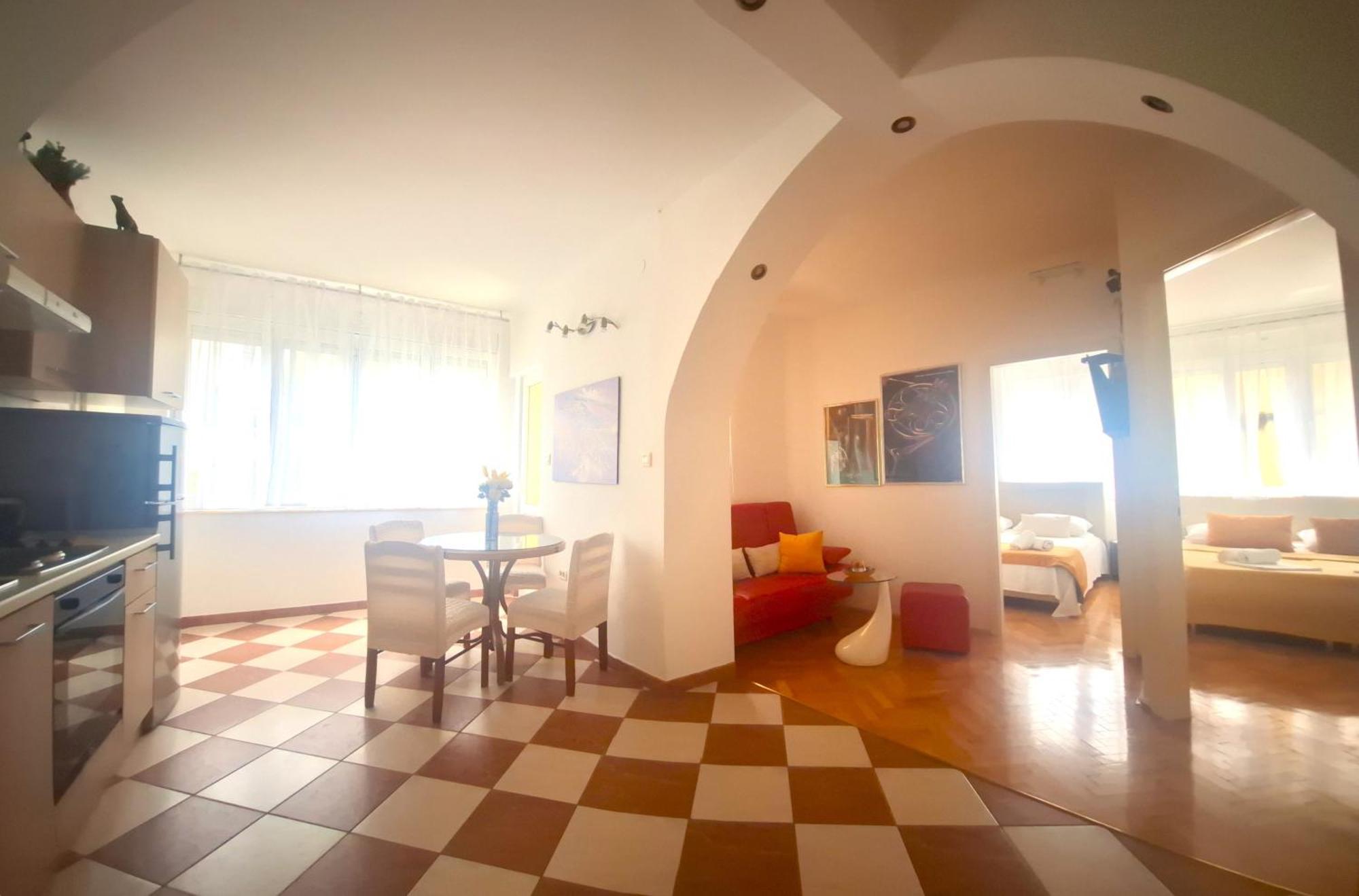 Sunny Center Apartment สปลิท ภายนอก รูปภาพ